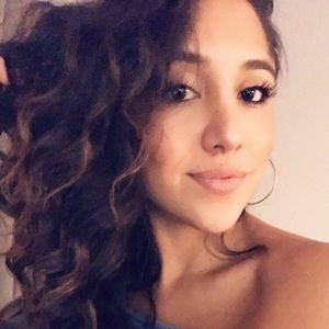 Meet your Posher, Mirna